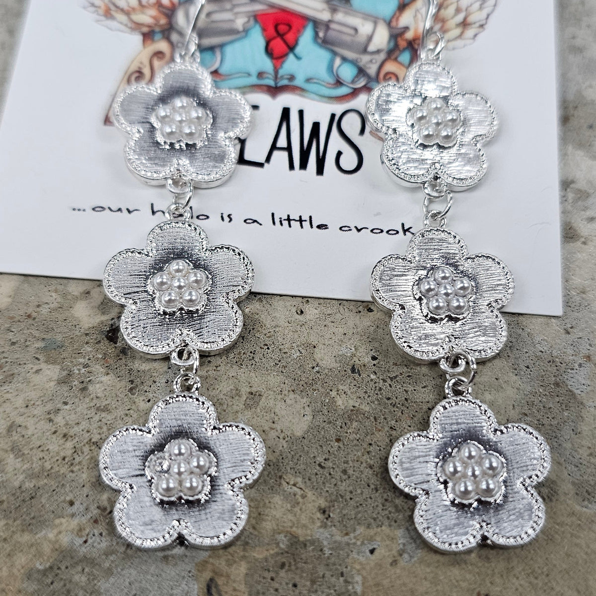 Flower drop earrings