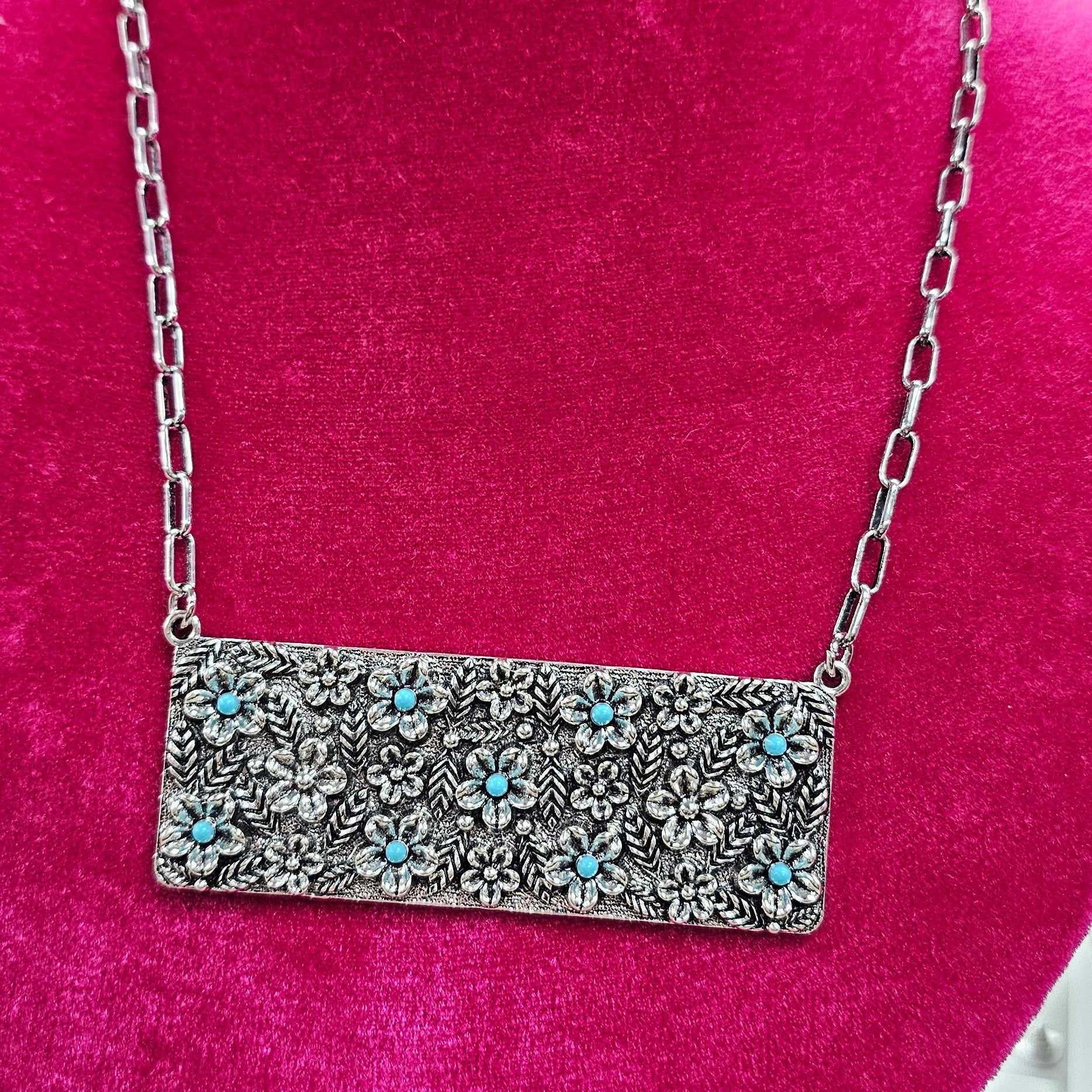Flower Bar Necklace