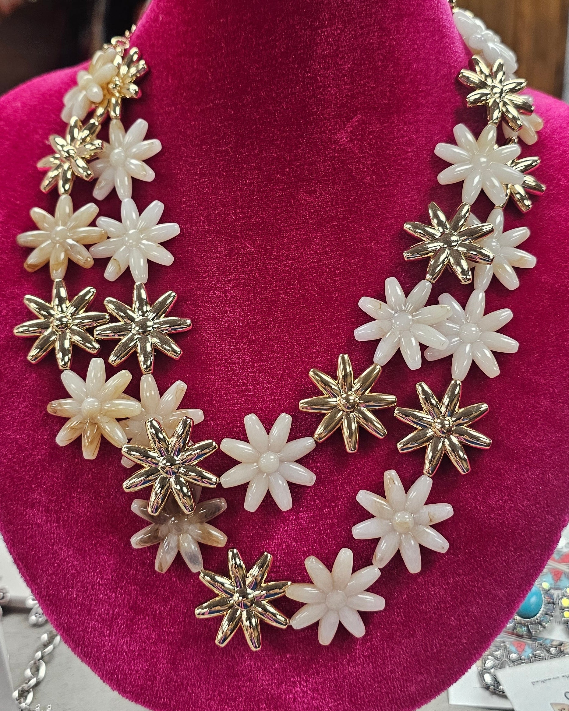 Flowere Favor Necklace